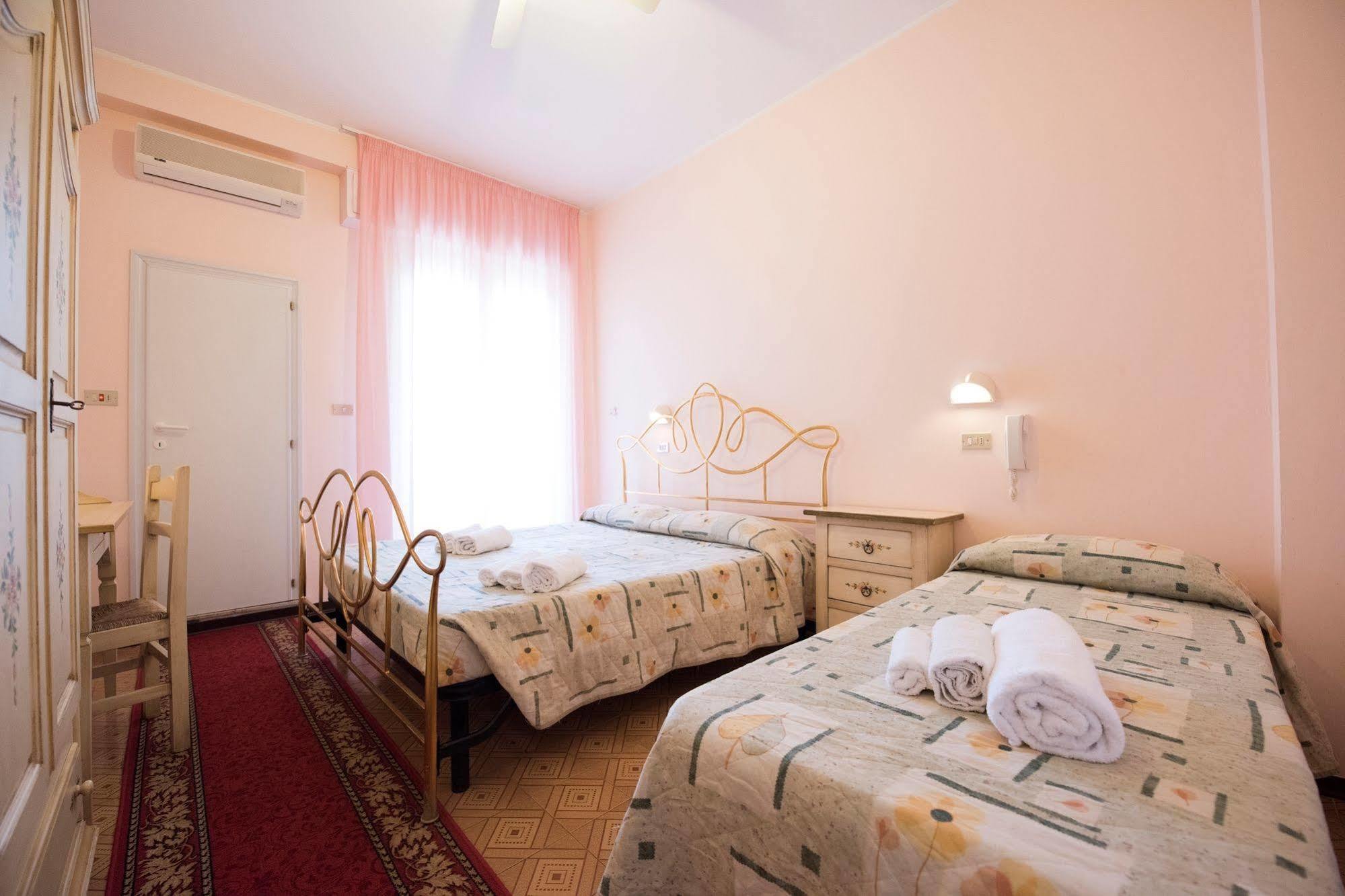 Hotel Settebello B&B Cesenatico Exterior foto