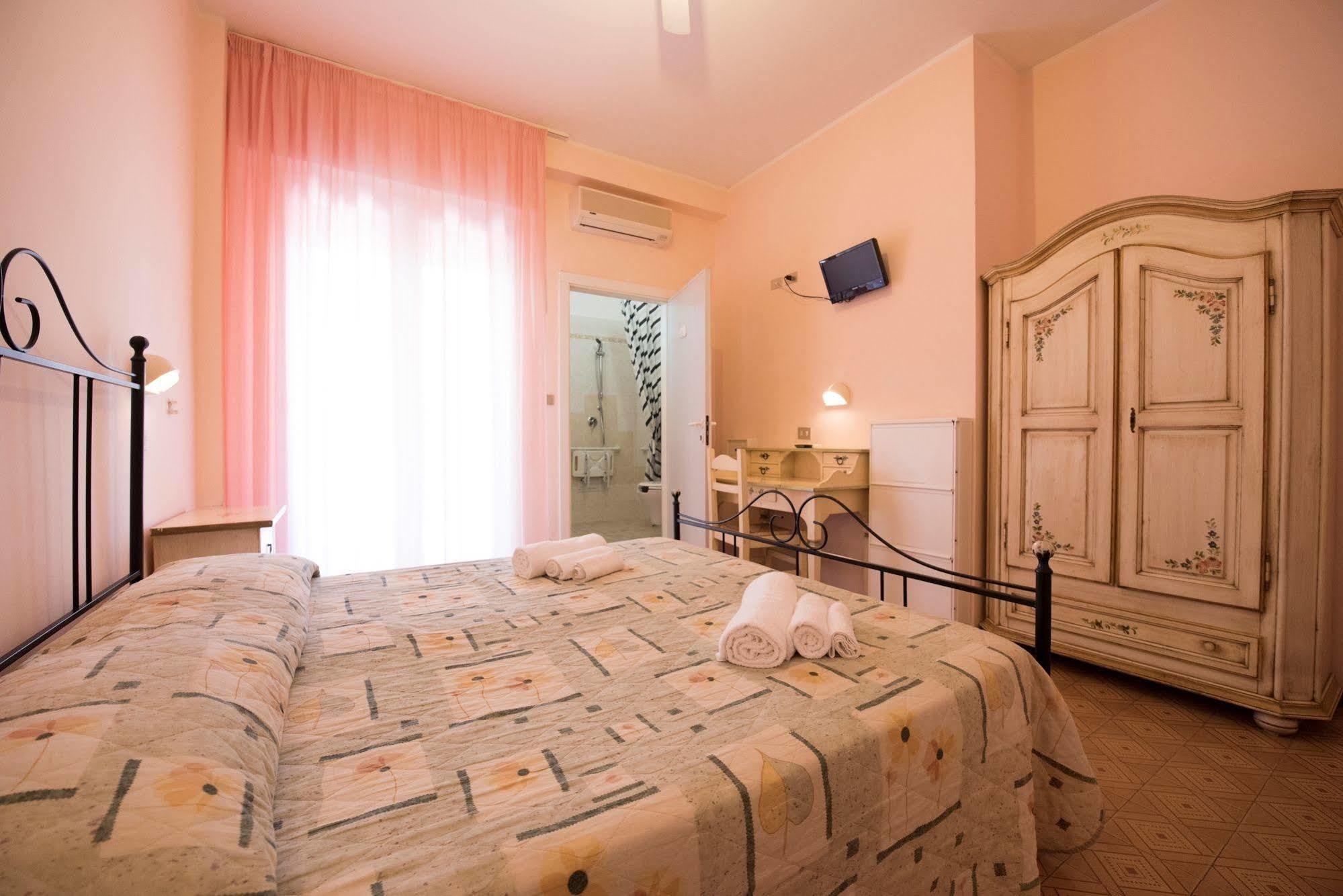 Hotel Settebello B&B Cesenatico Exterior foto