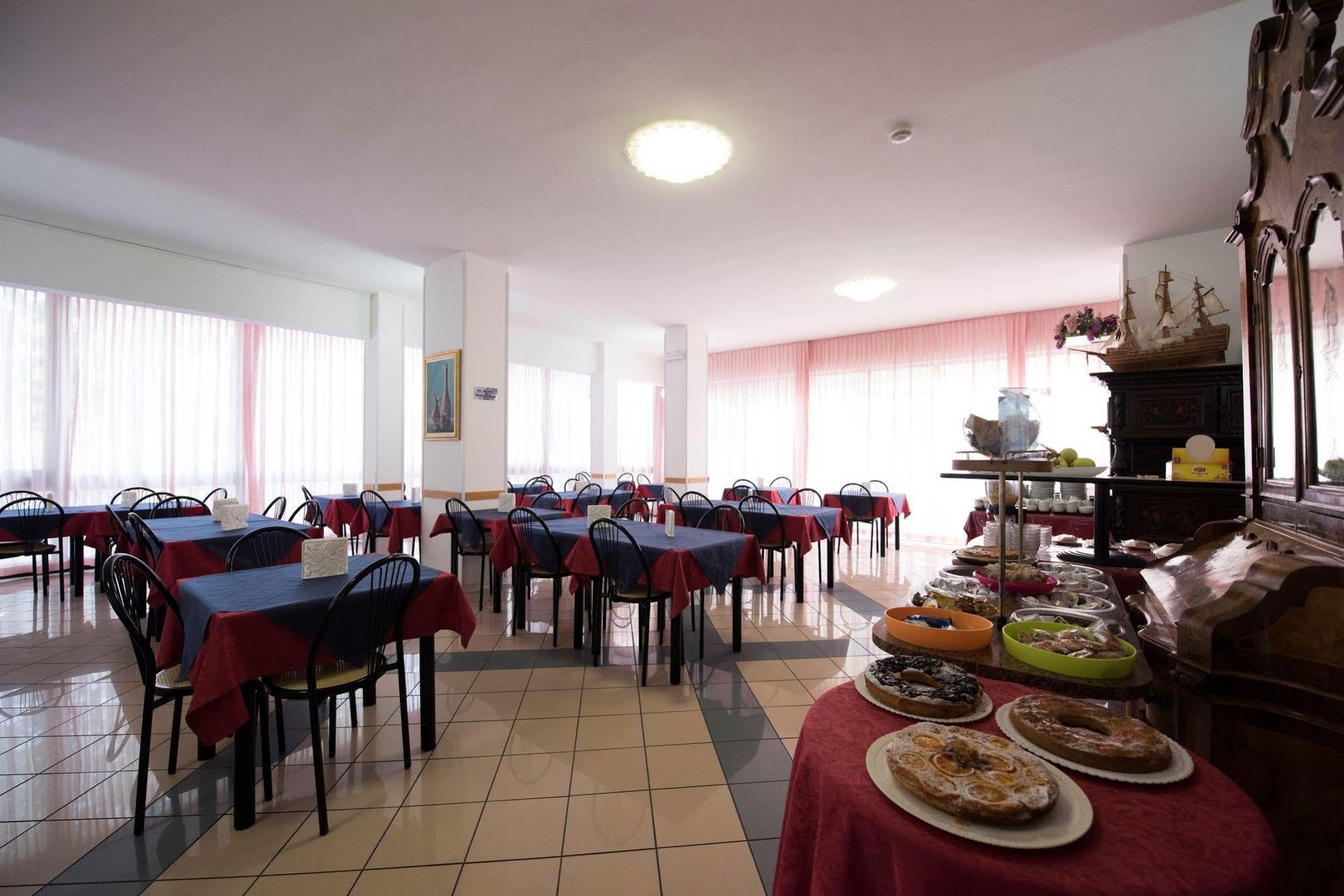 Hotel Settebello B&B Cesenatico Exterior foto